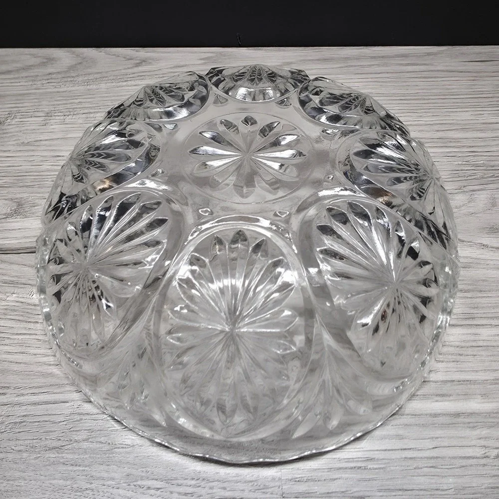 Beautiful Vintage Anchor Hocking Clear Glass Serving Bowl - 8
